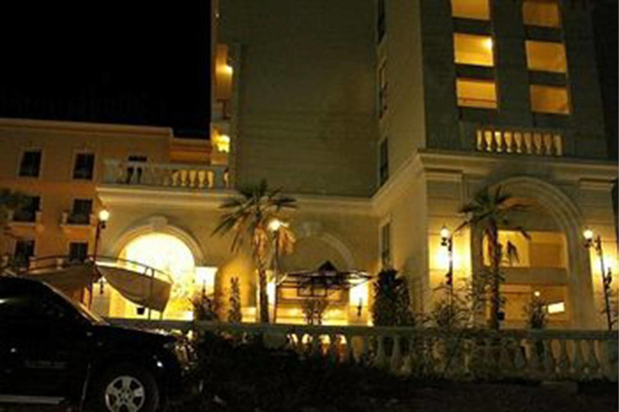 Rafael Hotel And Mansion Bangkok - Sha Extra Plus Certified Exteriér fotografie